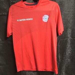 FC Bayern Munich Football/Soccer Club Training Tee Men's Size Medium Polyester